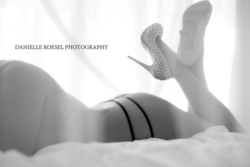 Female model photo shoot of Danielle Roesel