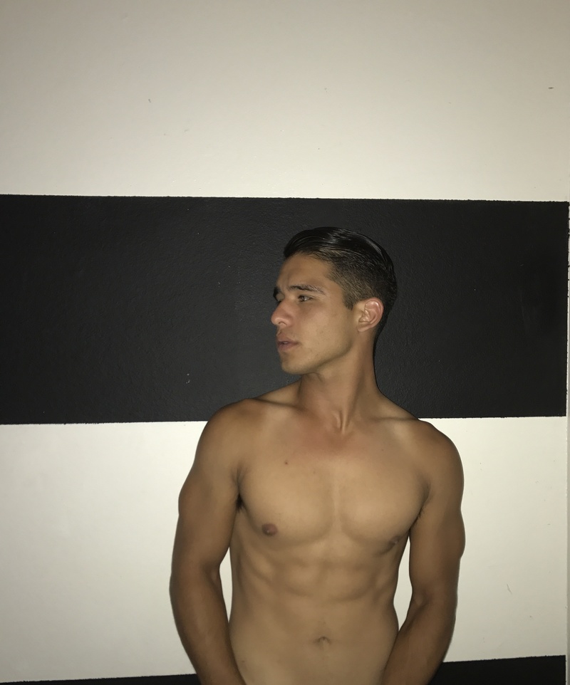 Male model photo shoot of Daniel Gomez