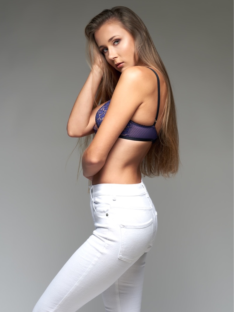 Female model photo shoot of Sashakoryttseva 