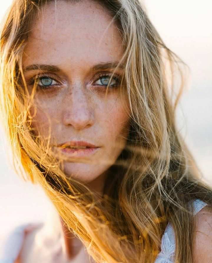 Female model photo shoot of Carmen Obied in Venice Beach, Los Angeles