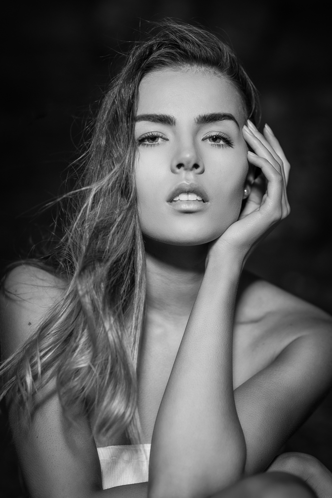 Female model photo shoot of Jess Macrow