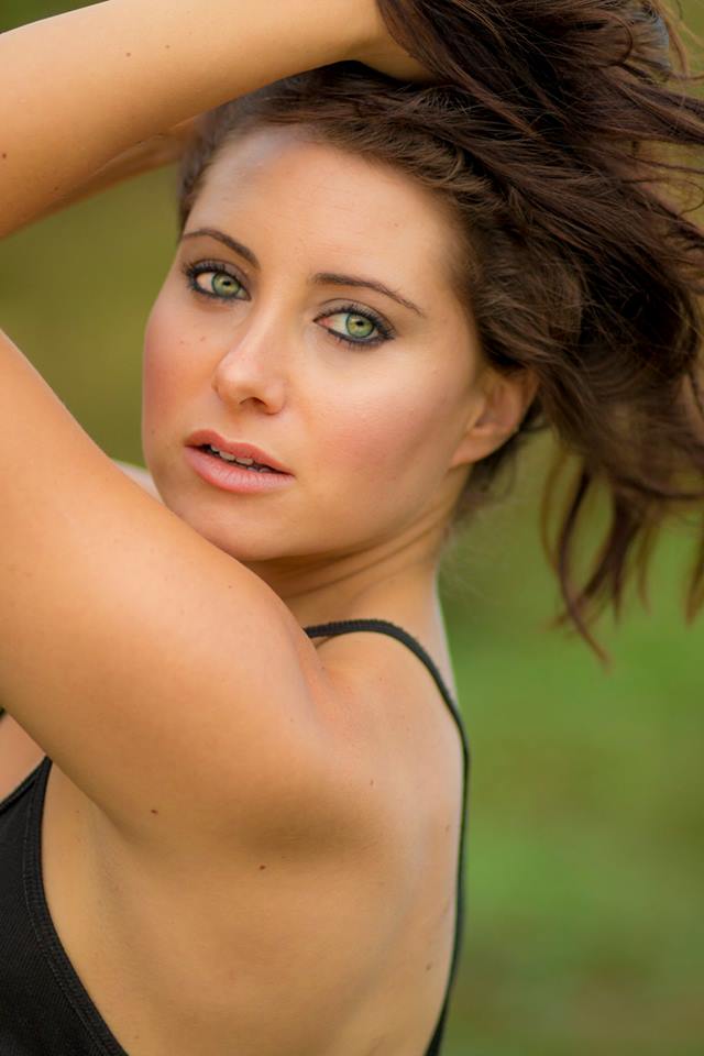 Female model photo shoot of Jen Elyse Feldman