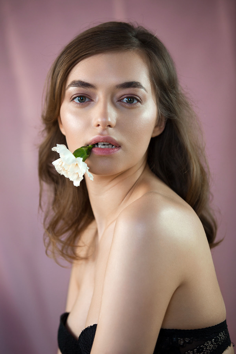Female model photo shoot of Bogdana K by weronikamamot