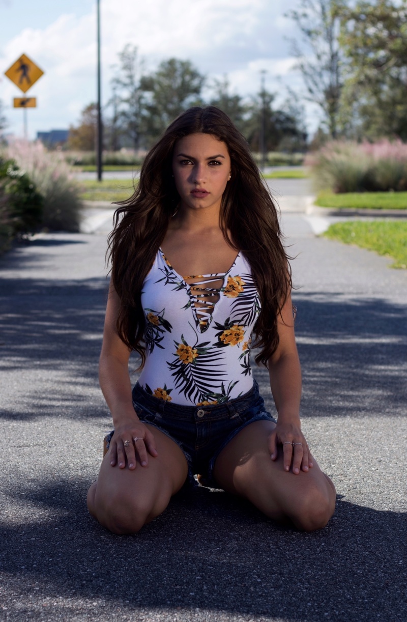 Female model photo shoot of Daniela Ayala
