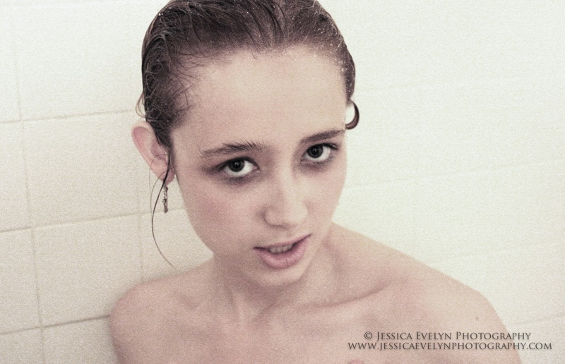 Female model photo shoot of Jessikita Evelyn 