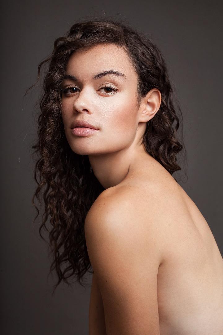 Female model photo shoot of Carmen Peruzzini