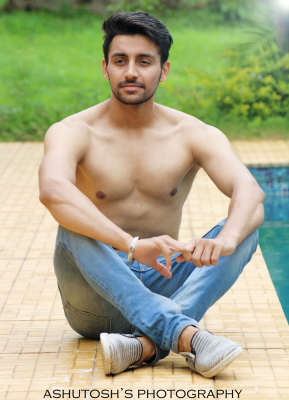 Male model photo shoot of Ashutosh Bose