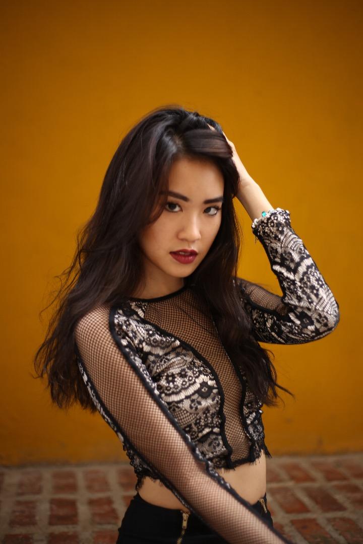 Female model photo shoot of Victorialohlynn 