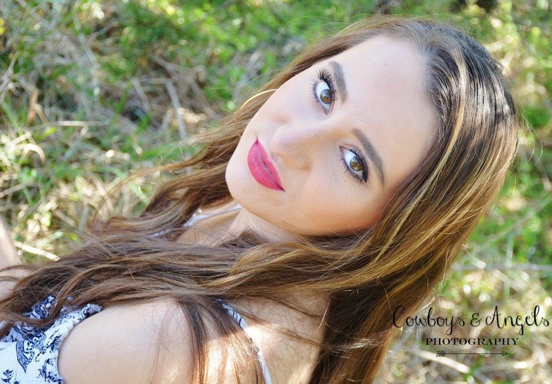 Female model photo shoot of Makayla Perry