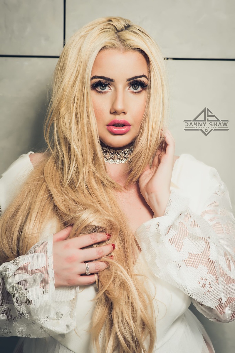 Female model photo shoot of Serenna in UK