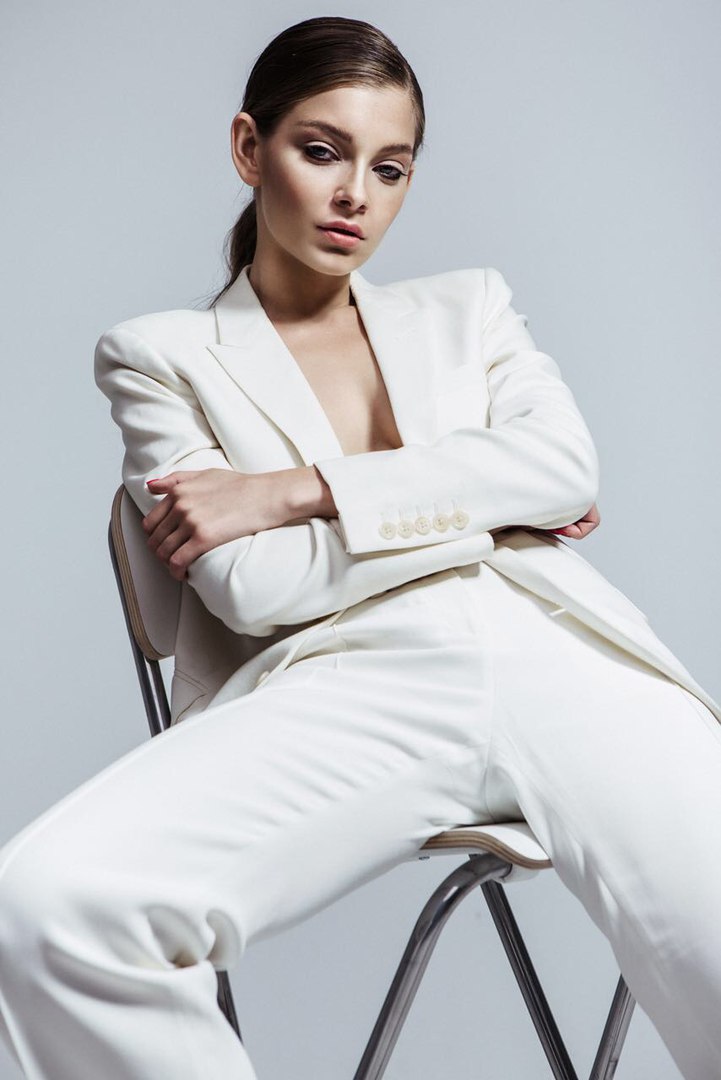 Female model photo shoot of Anna Raise in Milano