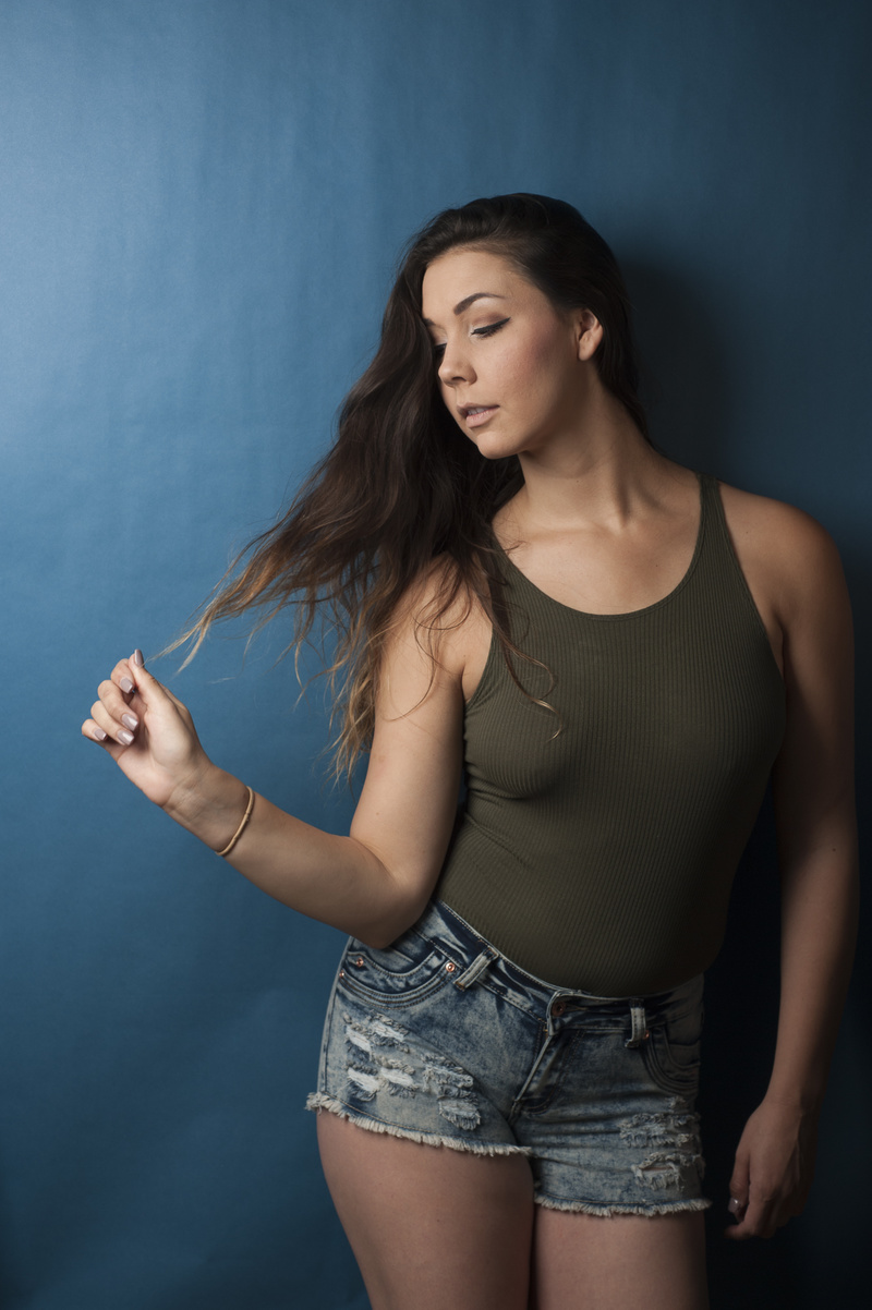 Female model photo shoot of Chelsea Alexandra 
