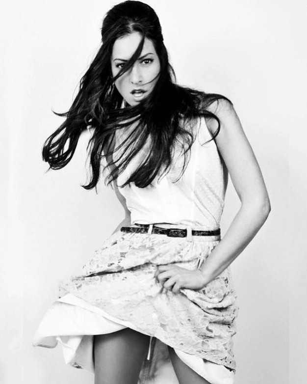 Female model photo shoot of Vanessa Lubelski Model
