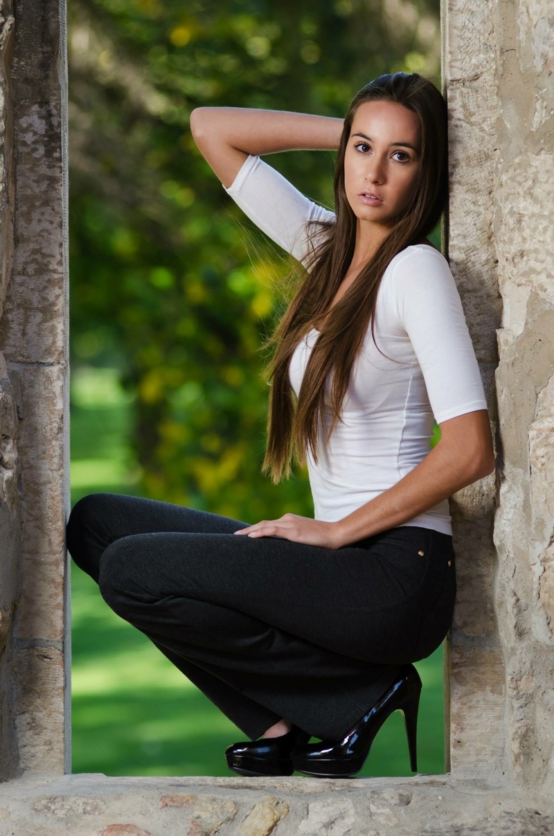 Female model photo shoot of Jasmine Wojcik