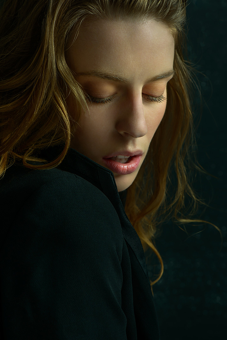 Female model photo shoot of Sloane Vdc