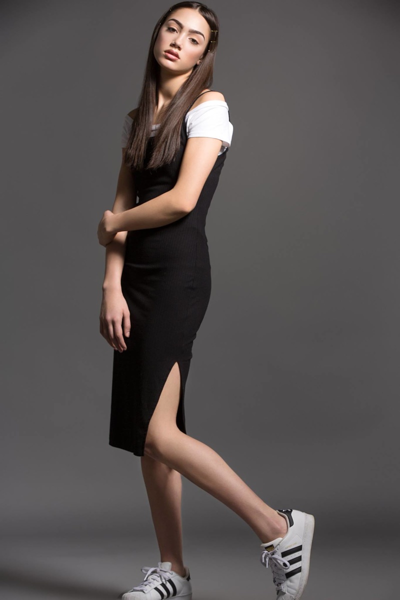 Female model photo shoot of Alexandria Rowlen