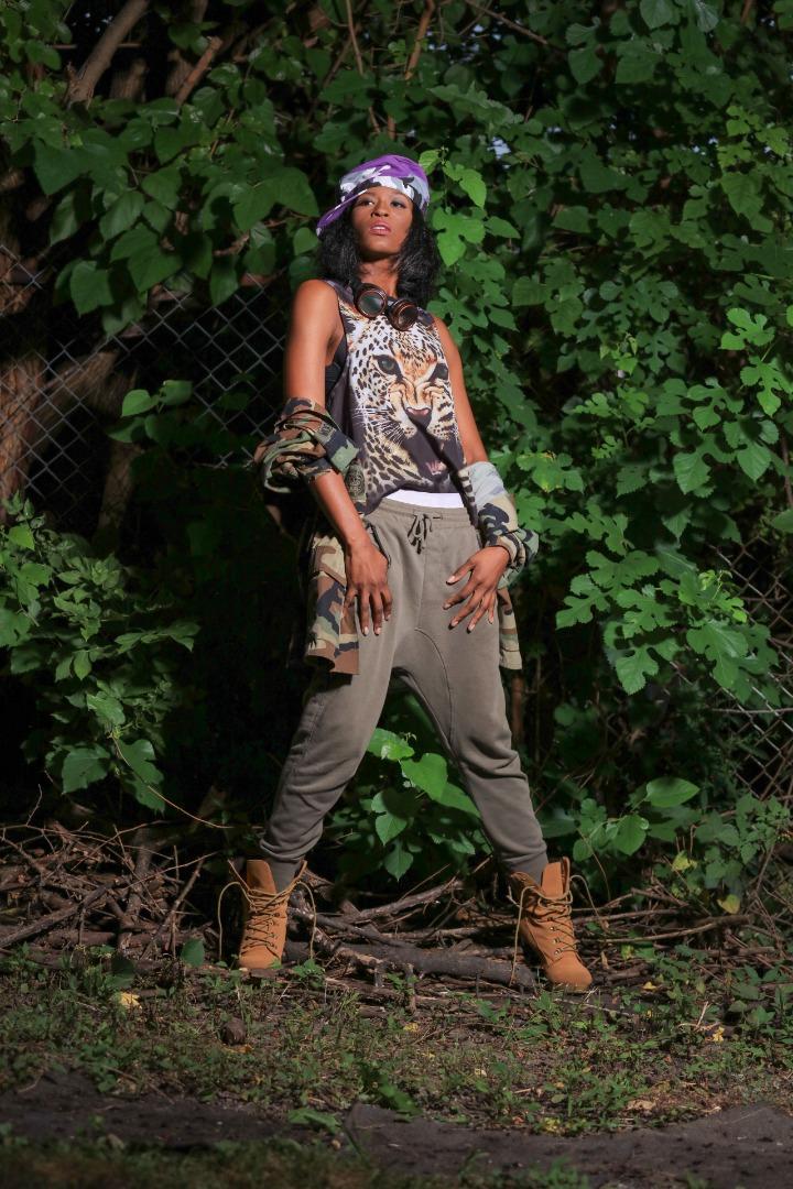 Female model photo shoot of Abriell Woods