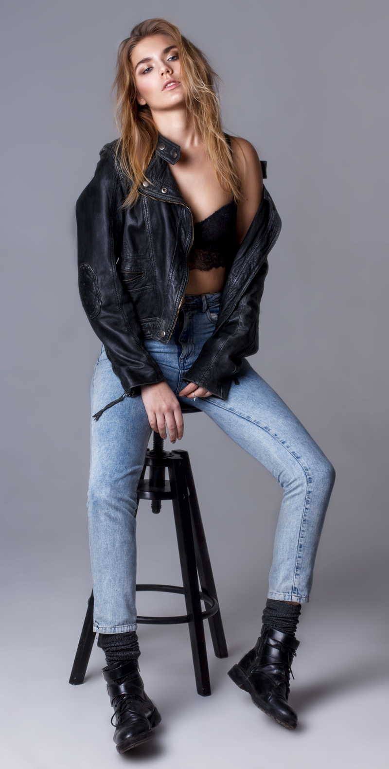 Female model photo shoot of Anastasiia_