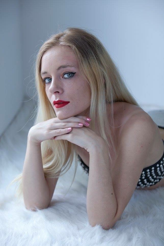 Female model photo shoot of Kay-Marie 