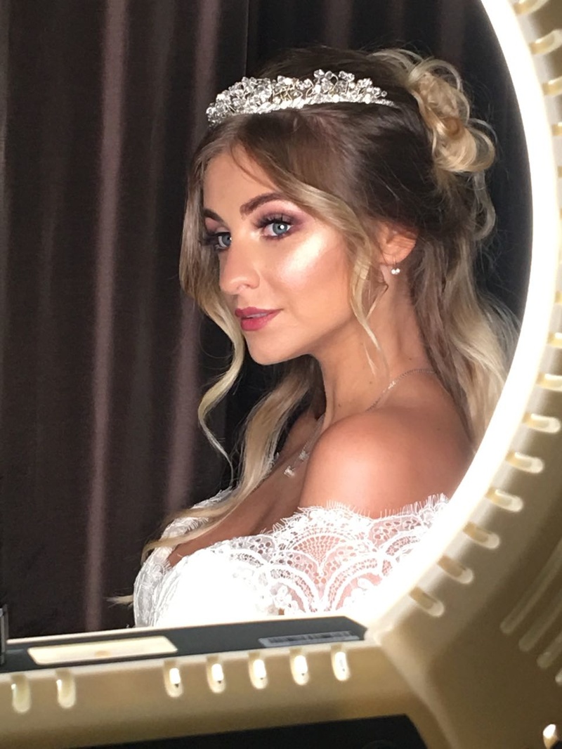 Female model photo shoot of MissABeautyRoom in Dubai