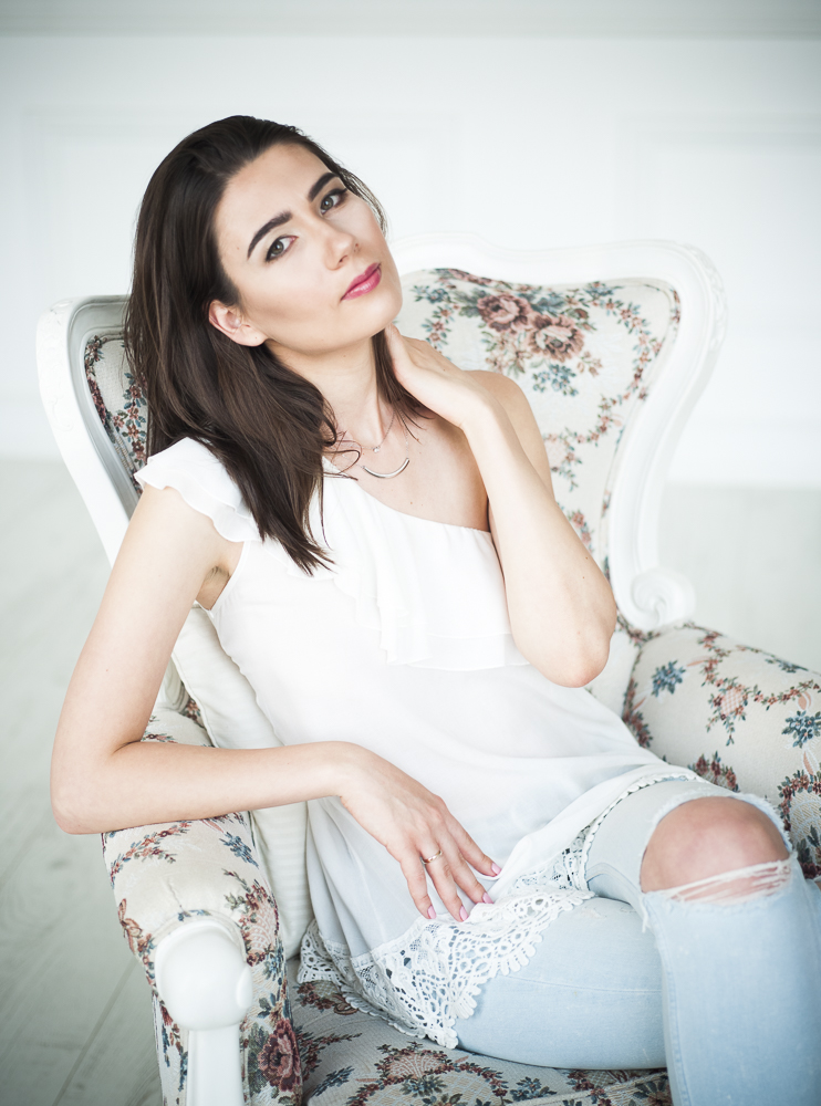 Female model photo shoot of Xenia Croitoru