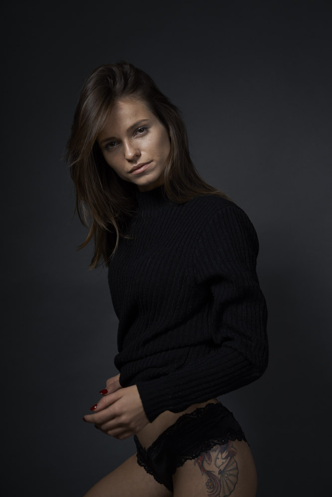 Female model photo shoot of EmiliaTynsk