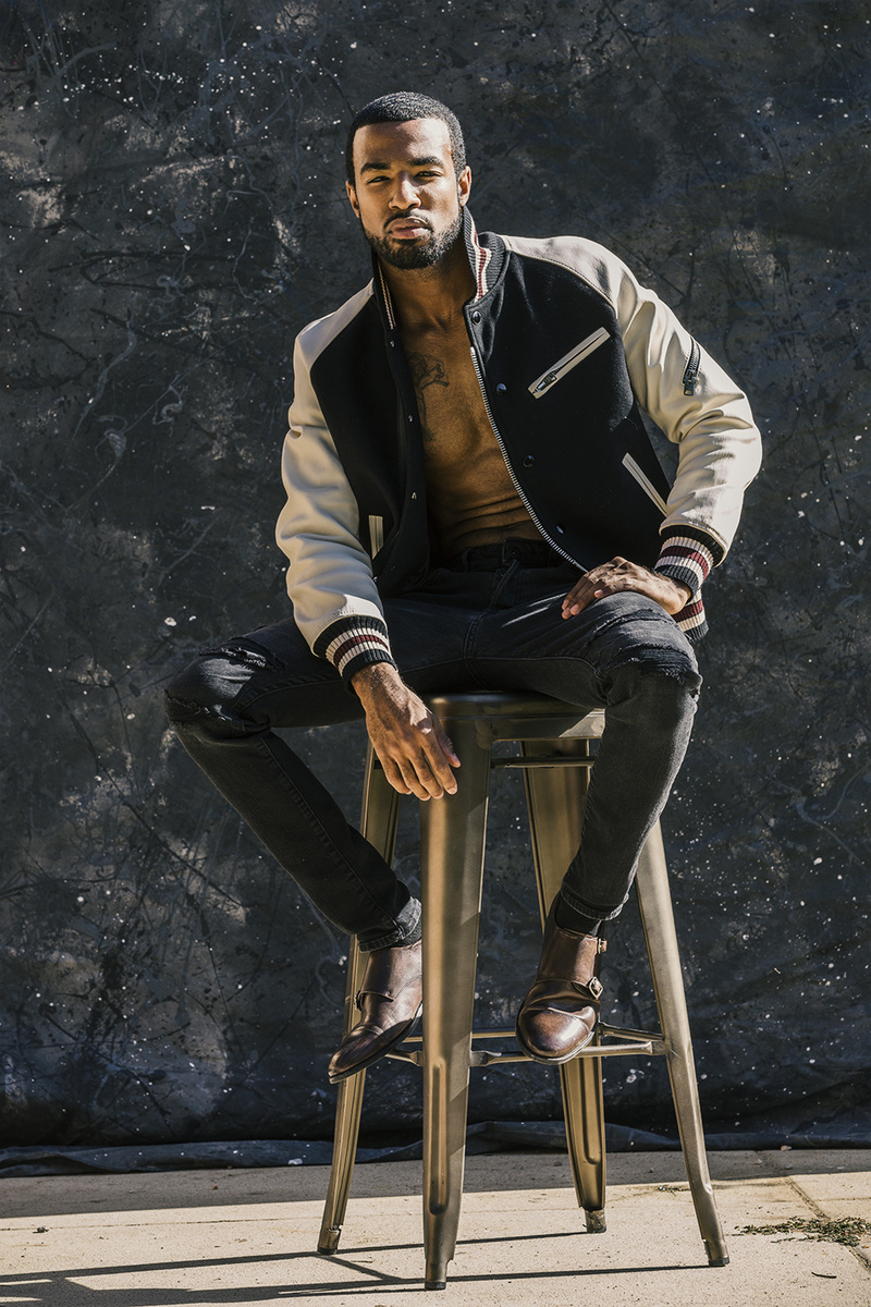 Male model photo shoot of Darius W