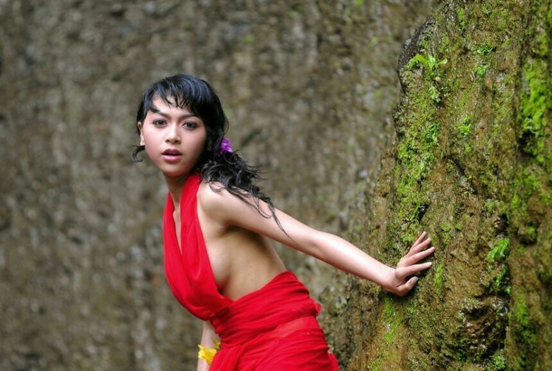 Female model photo shoot of verahasegawa