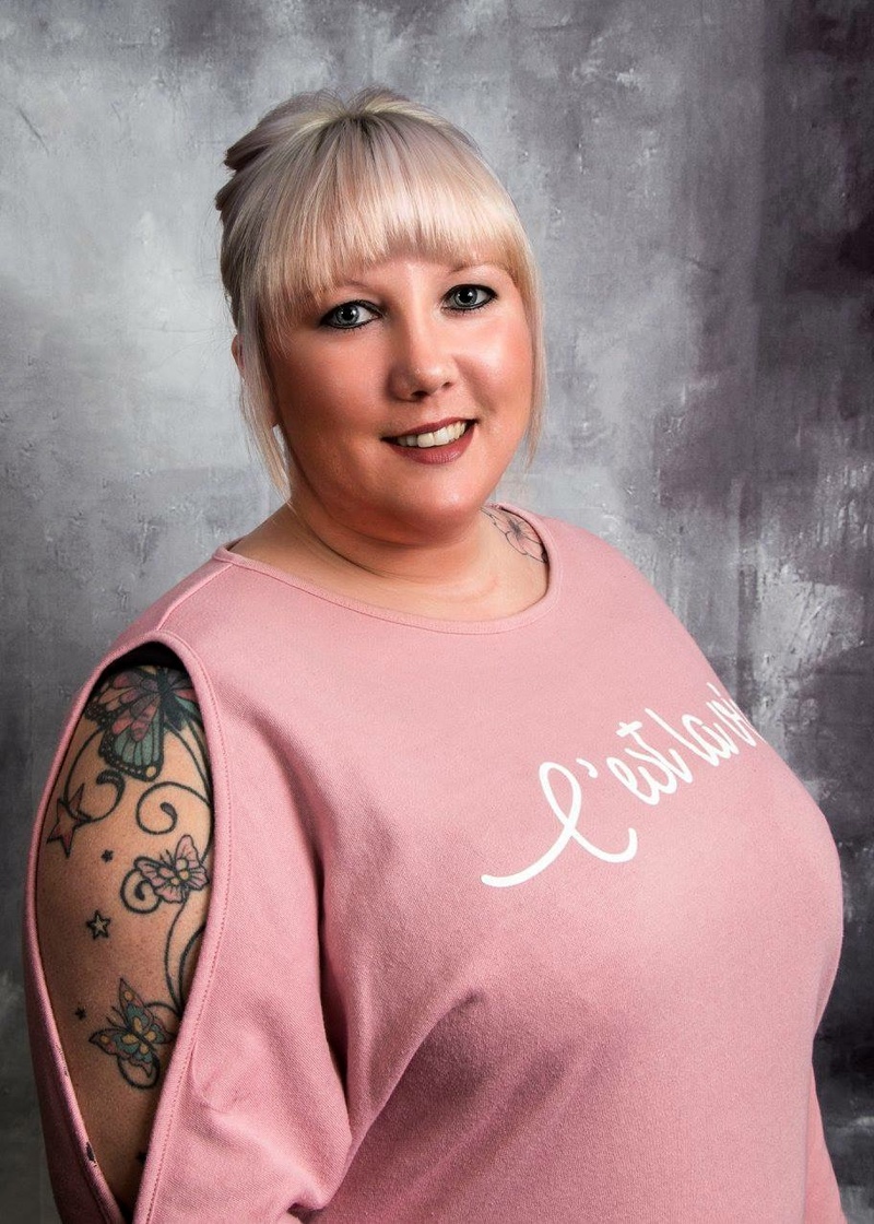 Female model photo shoot of Tattooedblondey