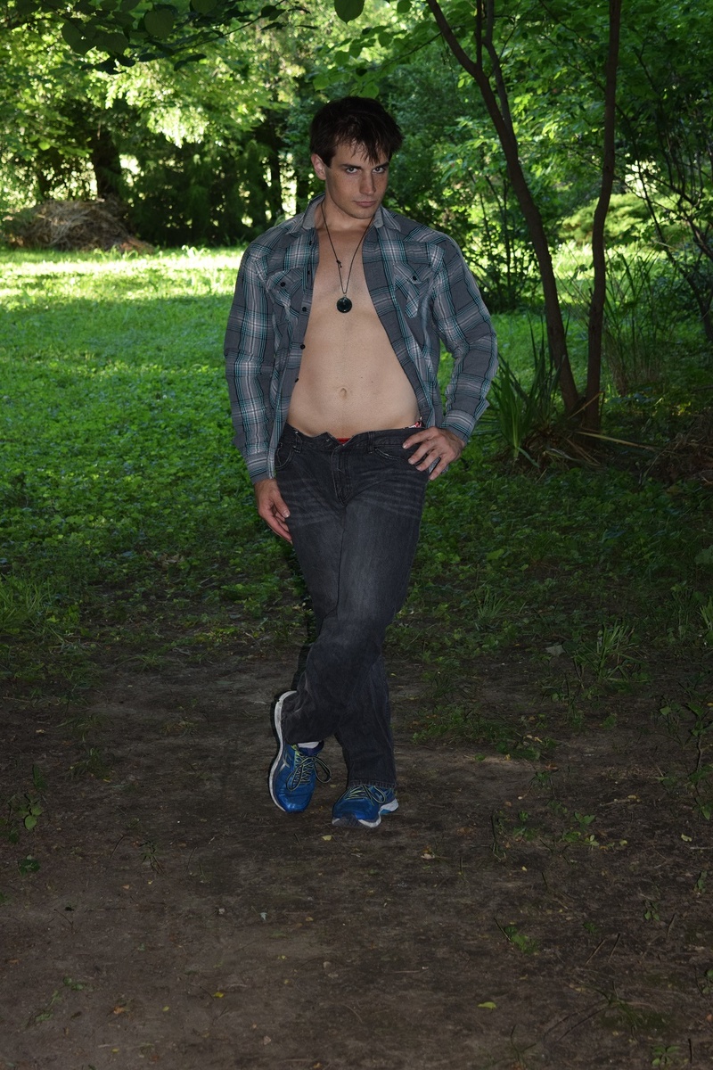 Male model photo shoot of ZatBoofVGer