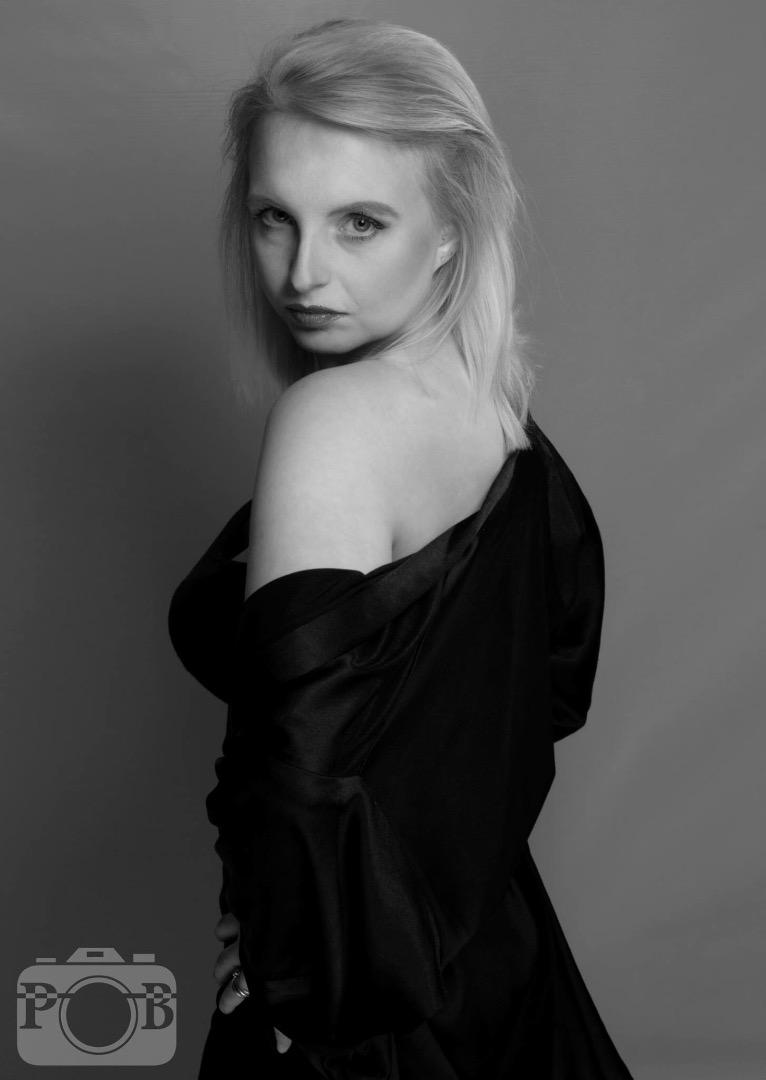 Female model photo shoot of ellena_muaxo
