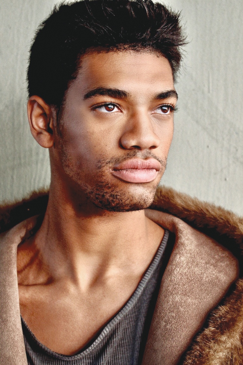 Male model photo shoot of Duran Woods