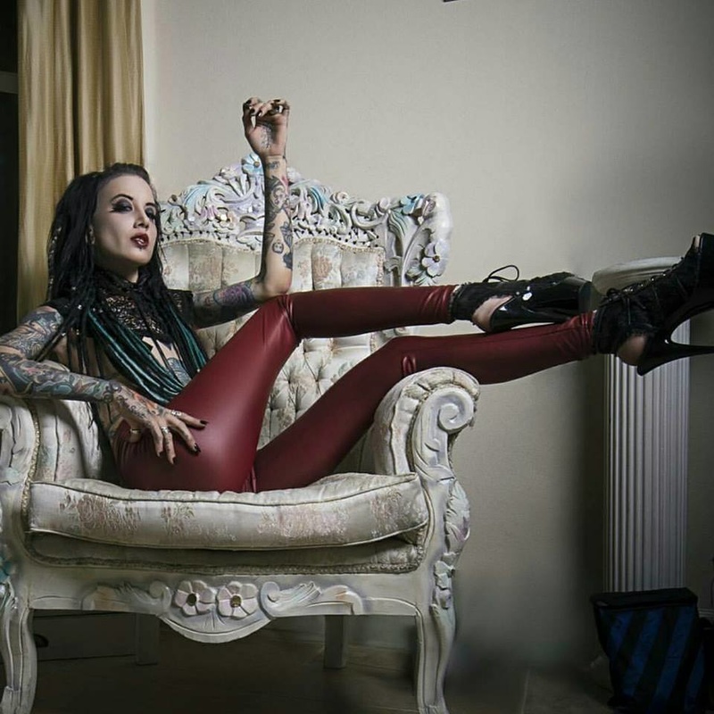 Female model photo shoot of TattooLiz