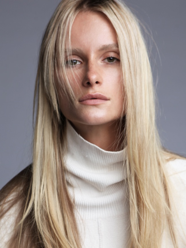 Female model photo shoot of kurnosova