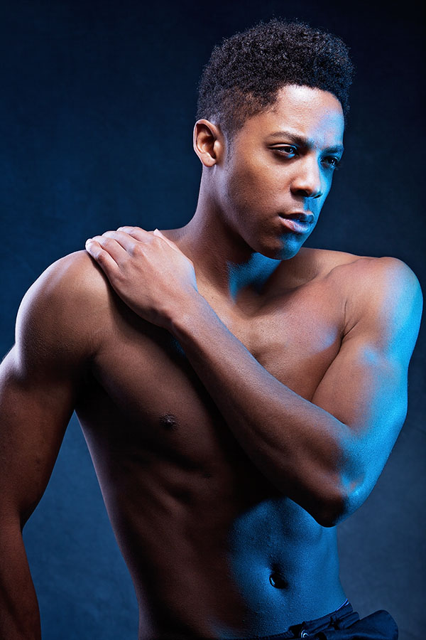 Male model photo shoot of Malachi Thomas