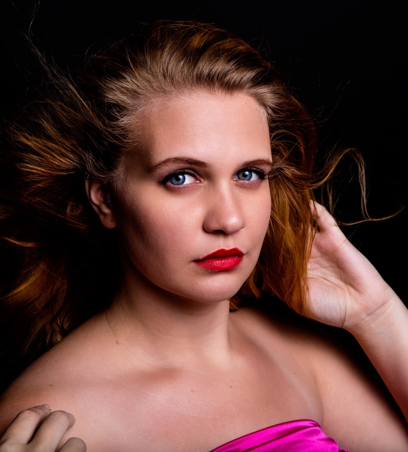Female model photo shoot of Brilynco