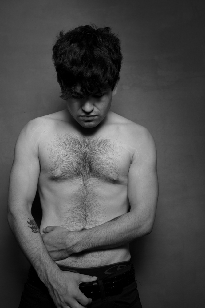 Male model photo shoot of Aaron Gomez