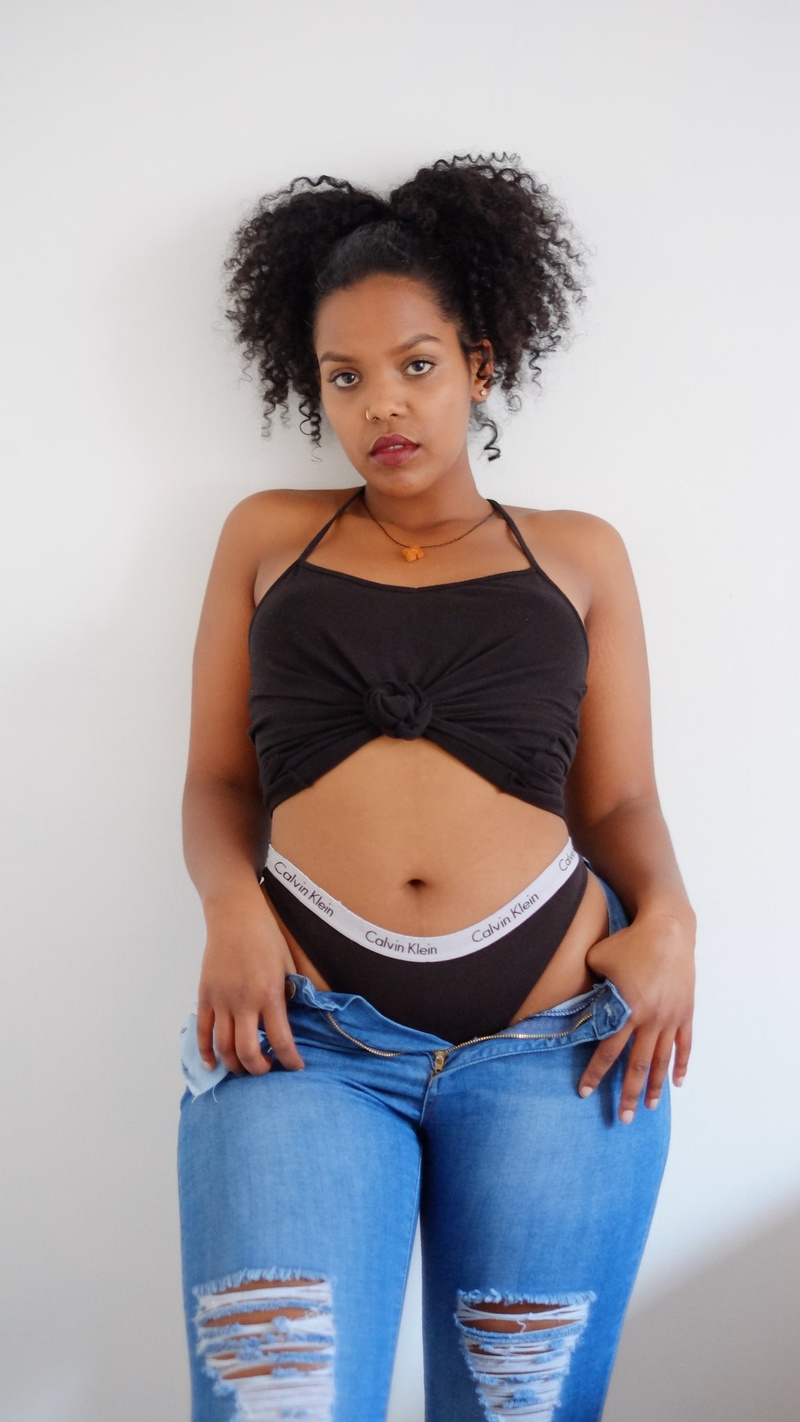 Female model photo shoot of curlyrahel