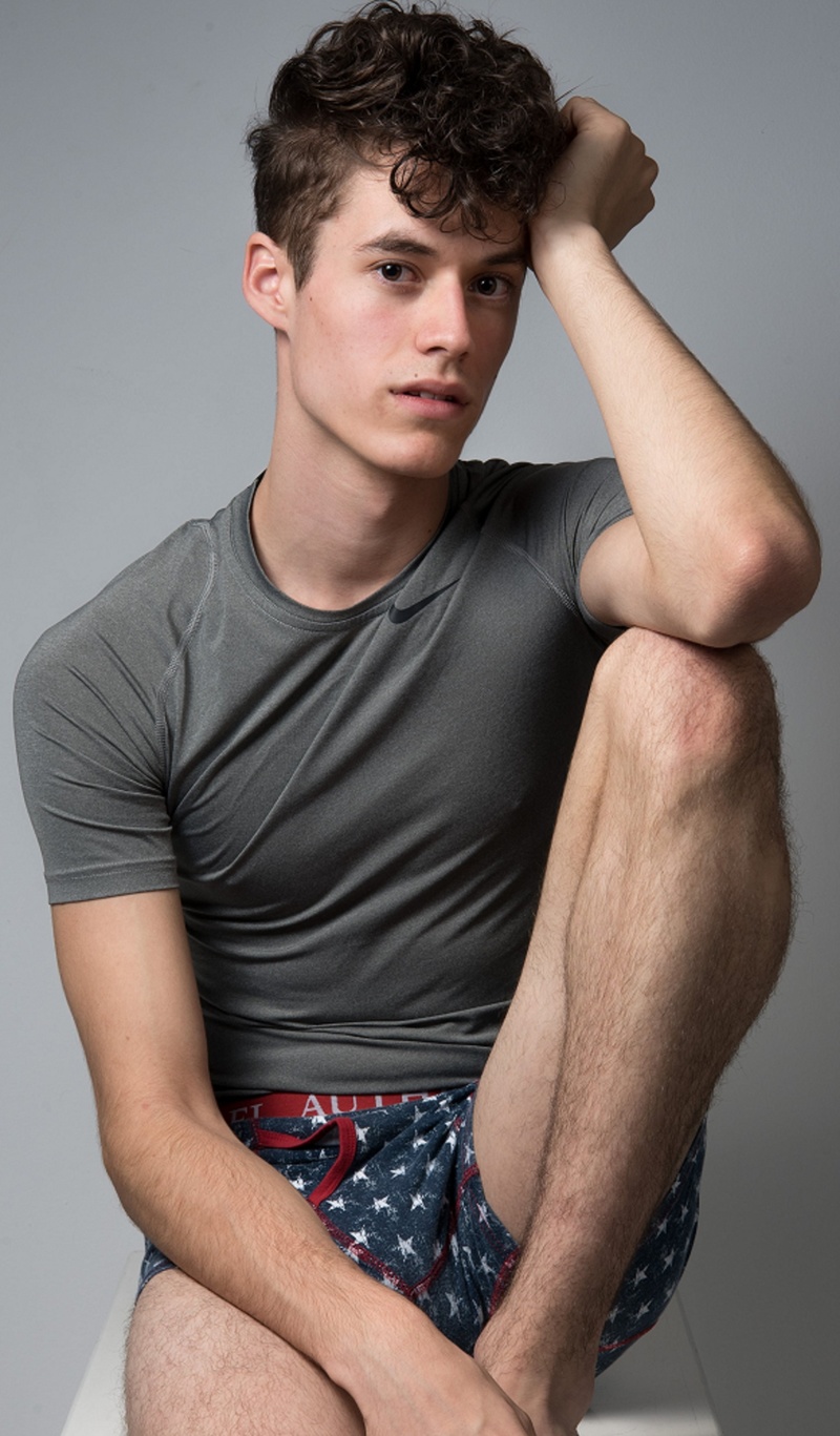 Male model photo shoot of EliasvanMourik