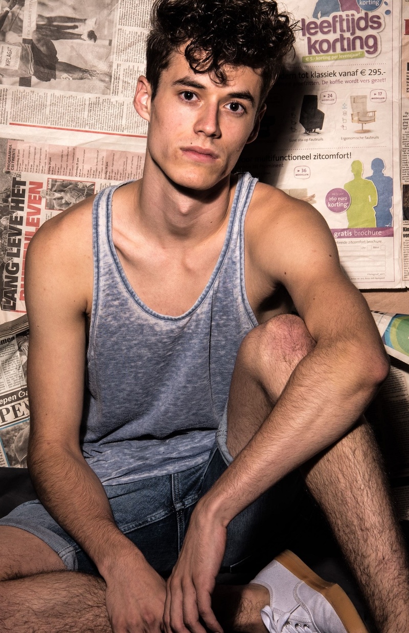 Male model photo shoot of EliasvanMourik