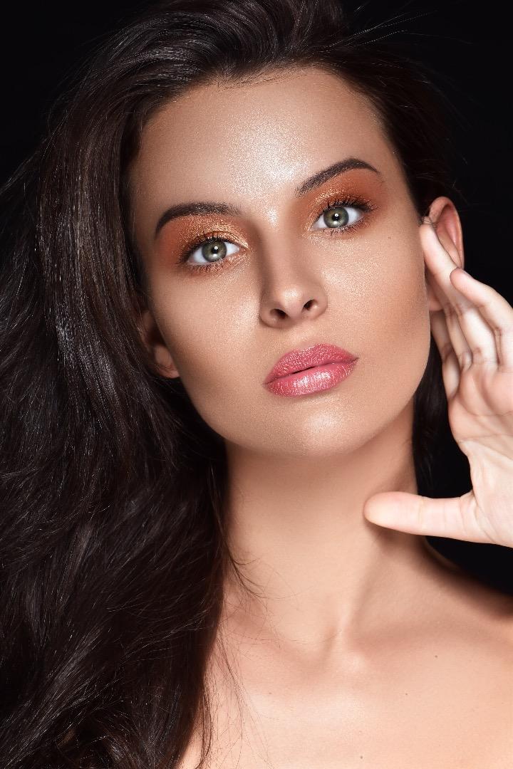 Female model photo shoot of julia_angelo