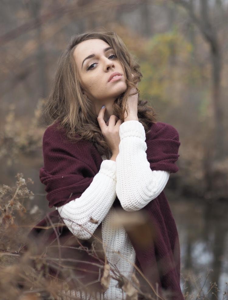Female model photo shoot of Alena Khamaza