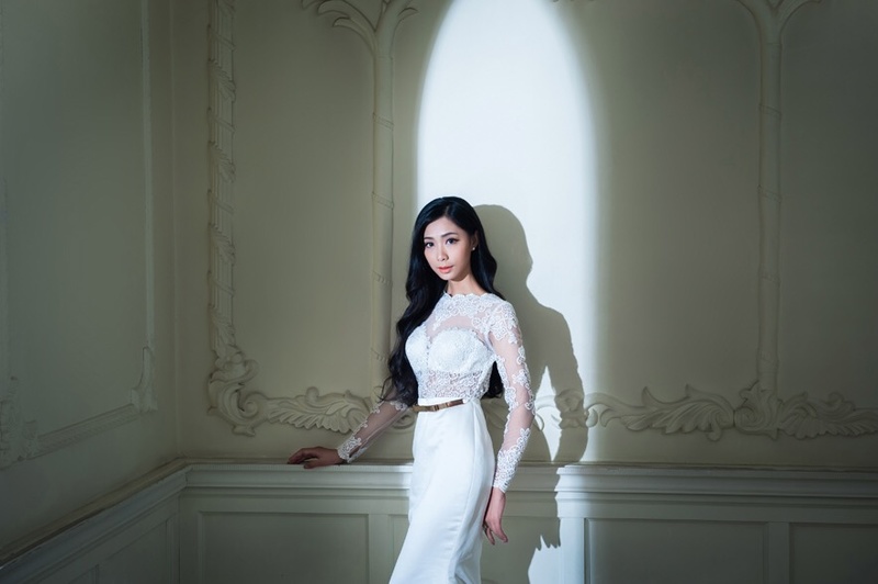 Female model photo shoot of Crystal_Zhang in China