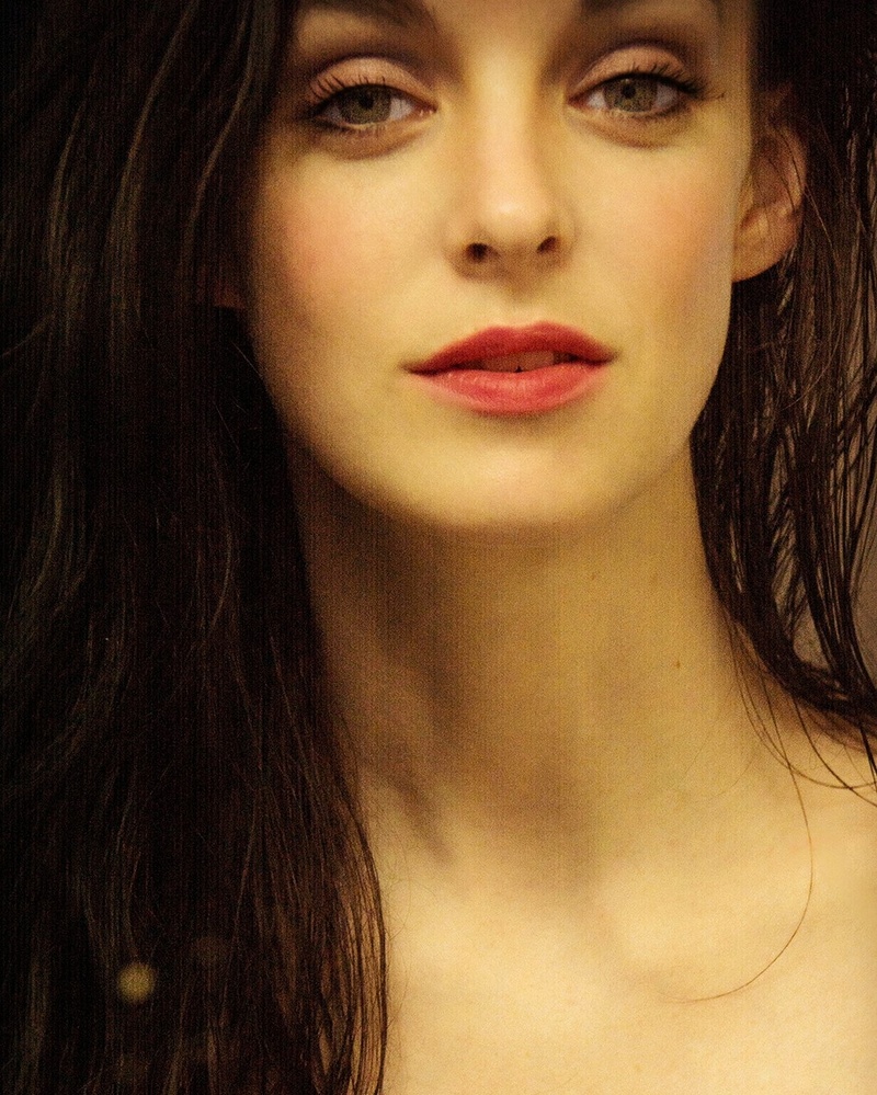 Female model photo shoot of Gia_Swan