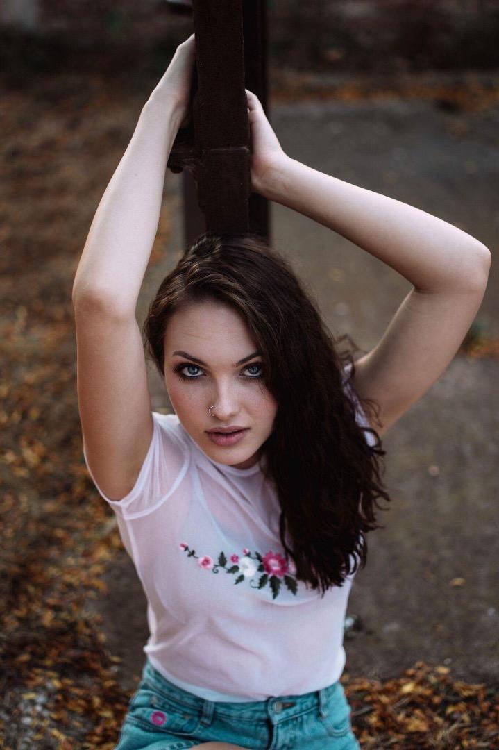 Female model photo shoot of Haley12love