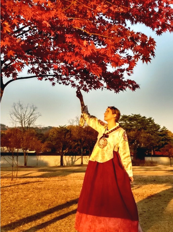 Female model photo shoot of Ashlee Marie Wo in Seoul, South Korea