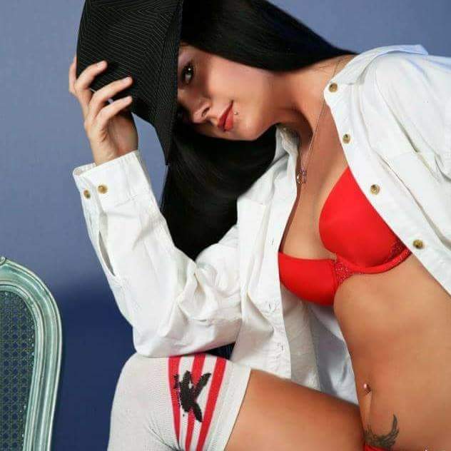 Female model photo shoot of Italian Misty