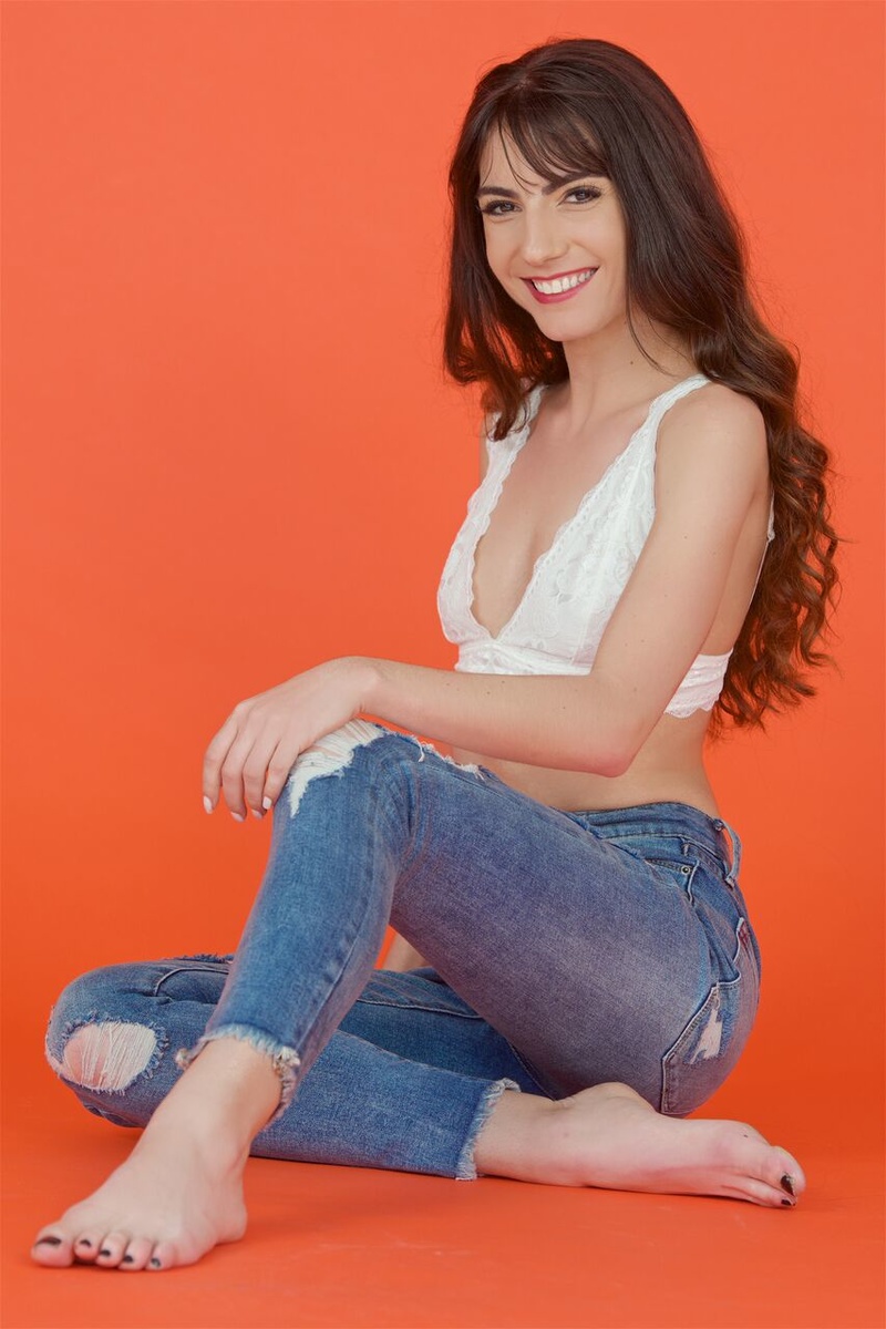 Female model photo shoot of Tara Carmela