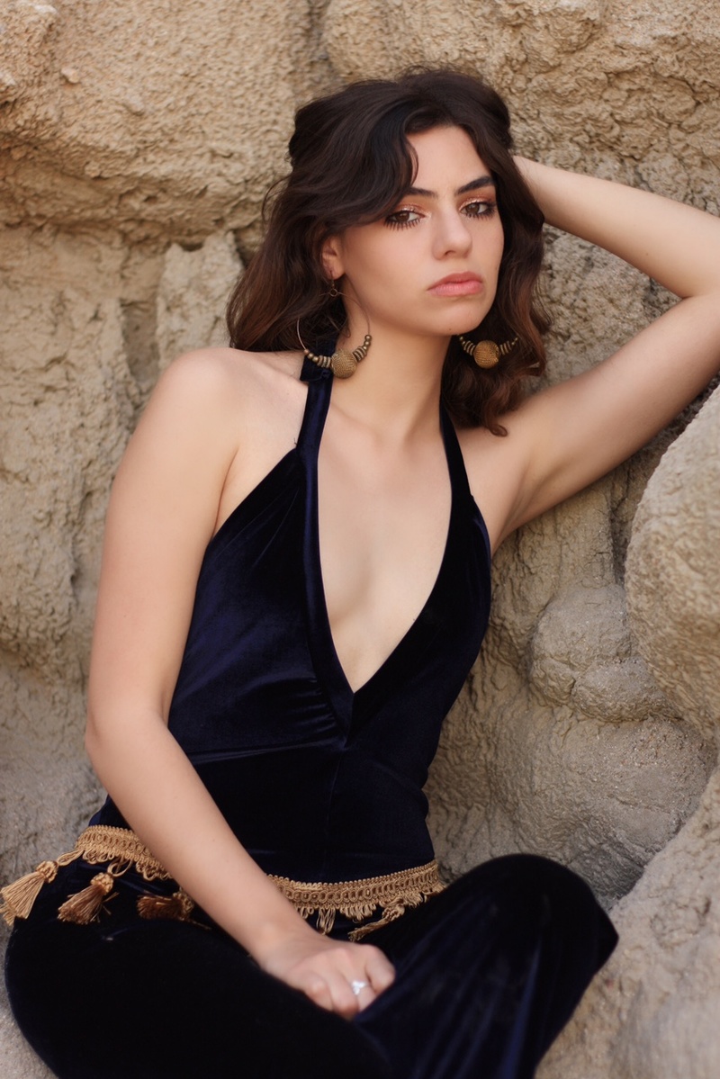 Female model photo shoot of Carolina Luna