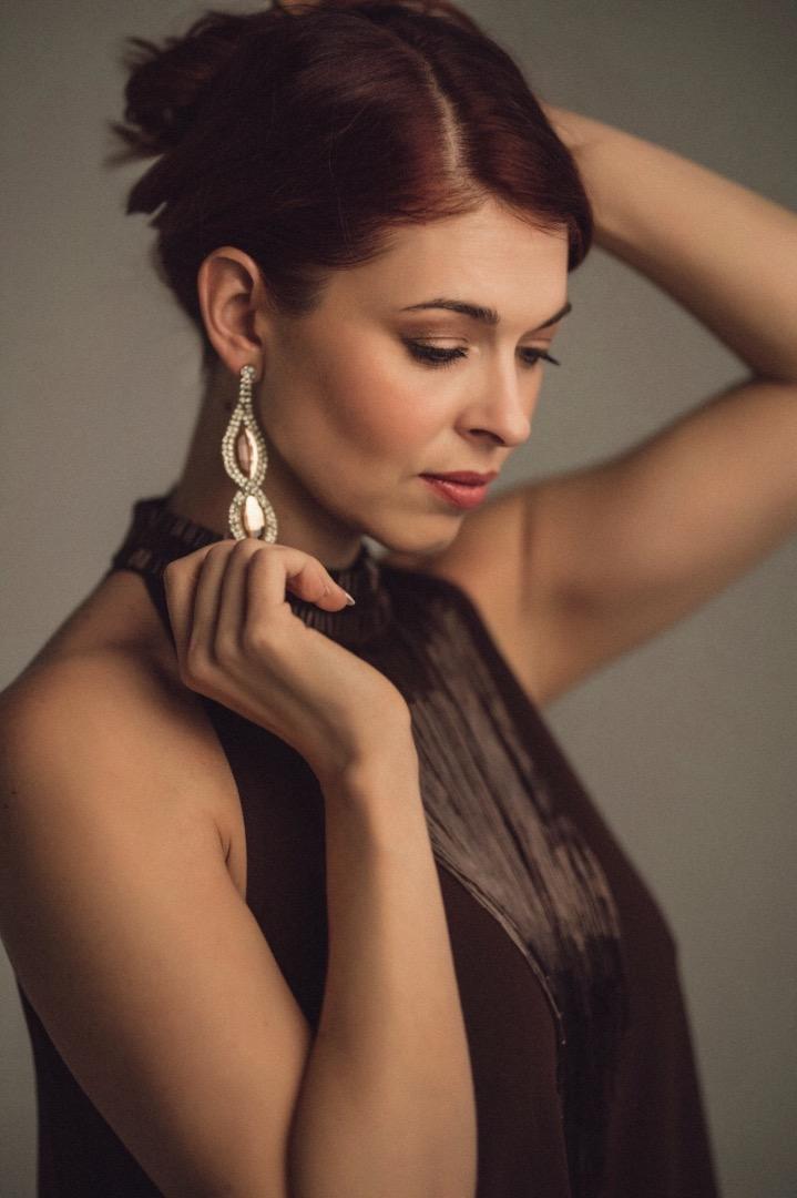 Female model photo shoot of Victorias Rose